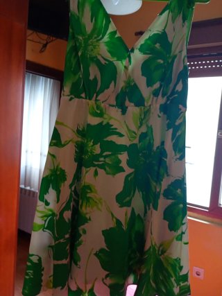 Vestido verde y blanco floral