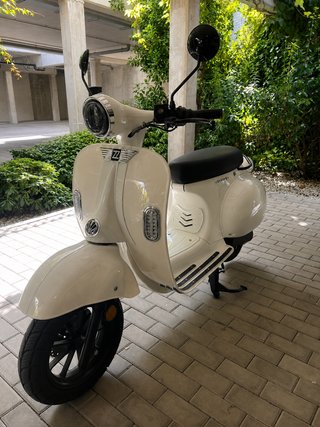 Moto eléctrica Quazzar e-Divine Plus 125 -1.184 km