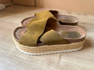 Sandalias Emmshu