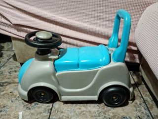 Coche correpasillos azul y gris