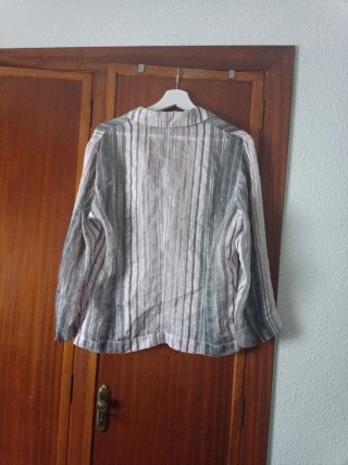 Camisa de rayas gris y rosa