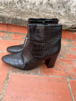 Botas negras efecto piel de cocodrilo