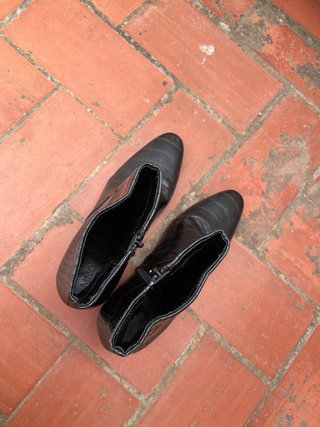 Botas negras efecto piel de cocodrilo