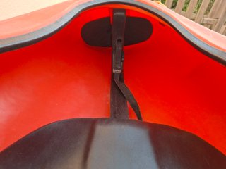 Kayak de mar rojo con tambuchos , riñonera
