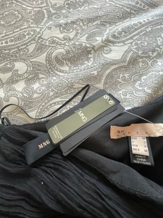 Vestido gasa negro con volantes