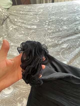 Vestido gasa negro con volantes