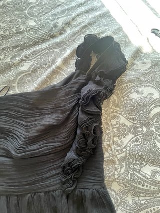 Vestido gasa negro con volantes