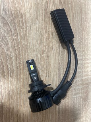 Bombilla LED Philips HB3/HB4