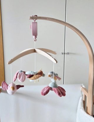 Móvil musical cuna de madera