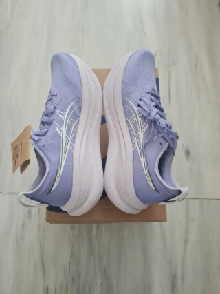 Zapatillas Asics Nimbus 28 Morado/Blanco.