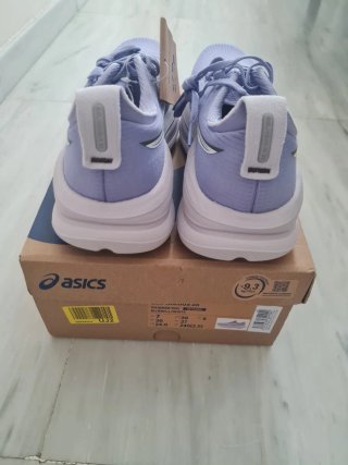 Zapatillas Asics Nimbus 28 Morado/Blanco.
