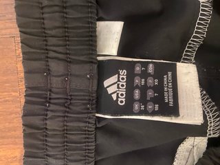 Pantalón corto Adidas negro