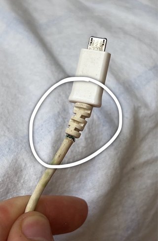Alimentatore USB Nero + 4 Cavi USB