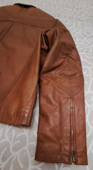 Cazadora de piel marrón