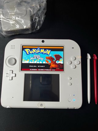 Nintendo 2DS con molti giochi