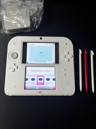 Nintendo 2DS con molti giochi