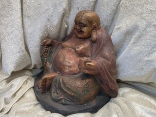 Buddha in legno scolpito e dipinto