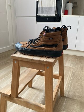 Zapatillas Vans Caña Alta Marrones y Negras