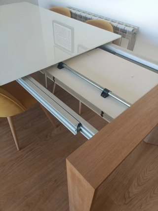 Mesa Comedor Cristal templado y Madera de roble.