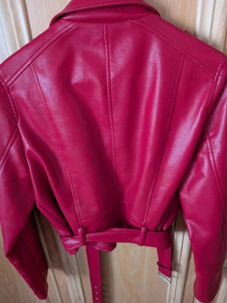 Cazadora Biker Roja Pull & Bear Talla L