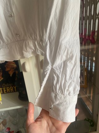 Camisa blanca con babero