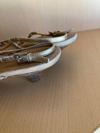 Sandalias Prada Tacón Bajo Dorado Beige