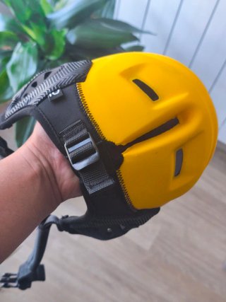 Casco de surf - bodyboard amarillo OLAIAN