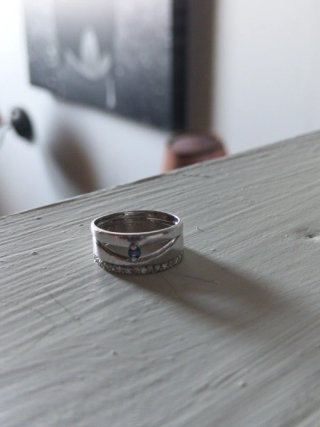 Anillo Oro Blanco Zafiro y Diamantes