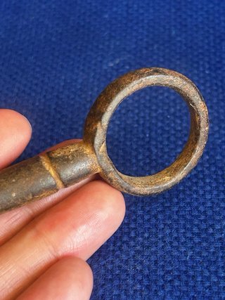 Antigua llave de hierro forjado