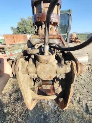 Pinza,grapa forestal para grua