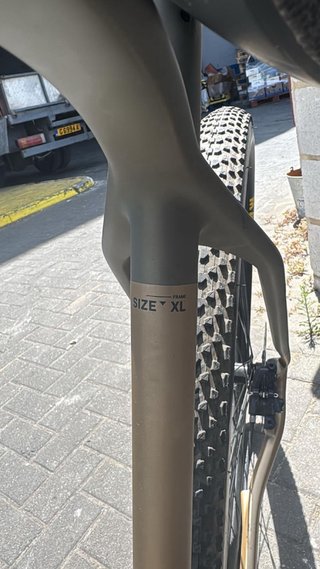Bicicleta Orbea XL in carbonio seminuova
