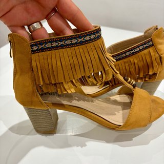 Sandalias diseño bohemio con flecos!!