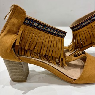 Sandalias diseño bohemio con flecos!!