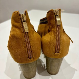 Sandalias diseño bohemio con flecos!!