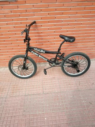 Bicicleta BMX Freestyle Giro Infinito