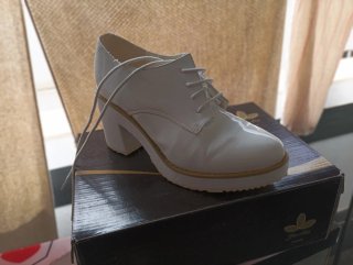 Zapatos MTNG Beige Tacón