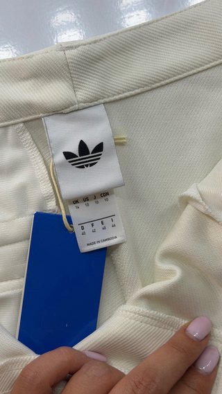 Pantalón beige adidas