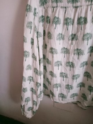Camisa Uniq verde estampado árboles XL