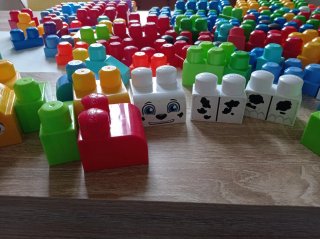 190 mattoncini Mega Bloks colorati