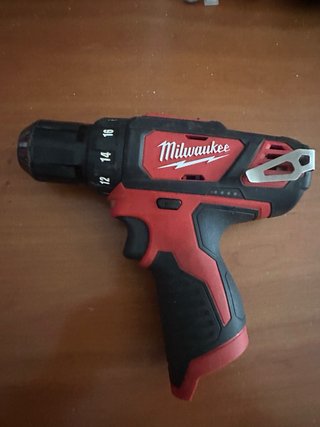 Taladro Atornillador Milwaukee M12 BDD