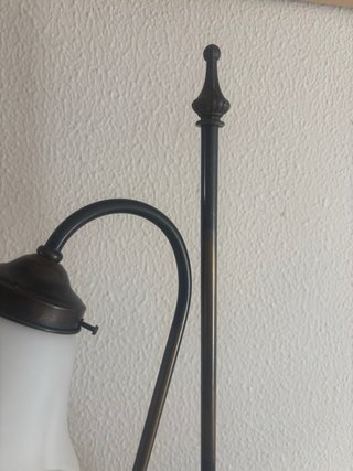 Lámpara de mesa antigua