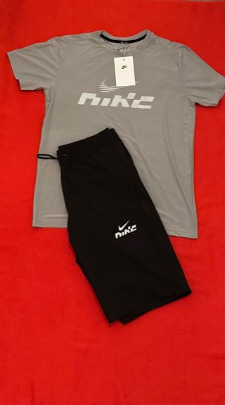 Conjunto Nike Talla M Camiseta y Pantalón Corto