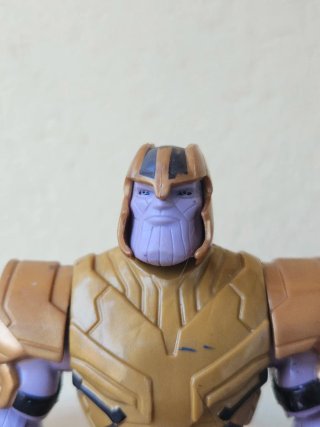 Figura Thanos Marvel Toybox Disney Store