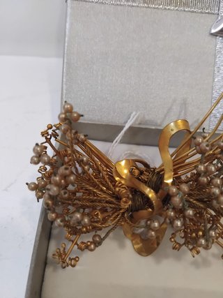 Tocado vintage dorado y plateado