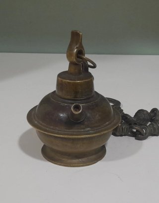 Lámpara de aceite/incensario hindú de bronce