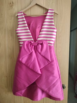 Vestido fiesta rosa y blanco con lazo