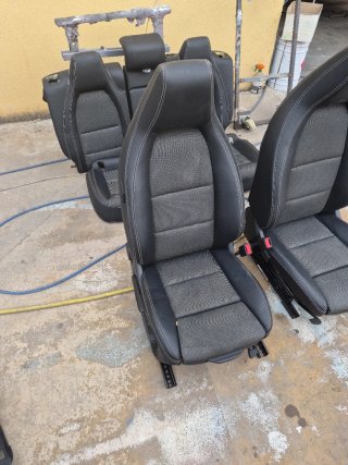 Juego de Asientos Mercedes CLA piel
