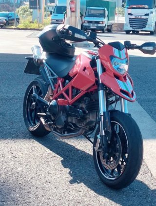 Ducati Hypermotard 796 A2 Roja