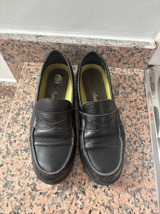 Mocasines Gorila Negros Talla 38