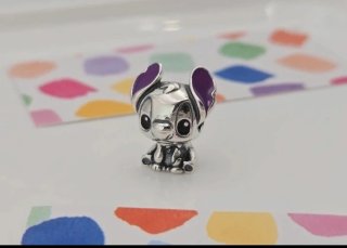 Charm Stitch de Disney